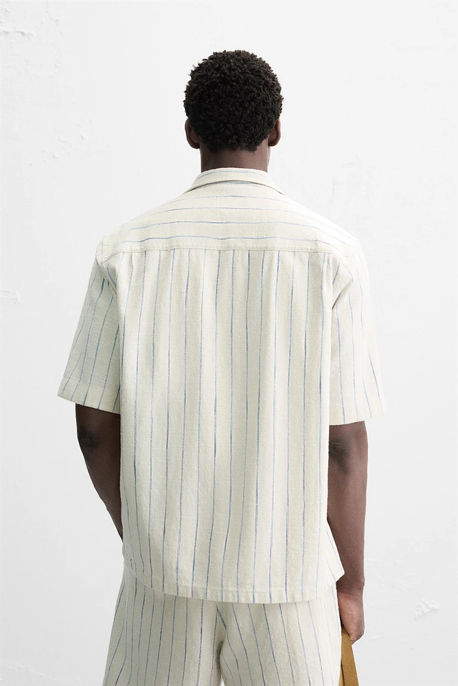 CHEMISE STRUCTURE À RAYURES