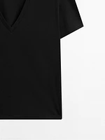 100% cotton V-neck T-shirt
