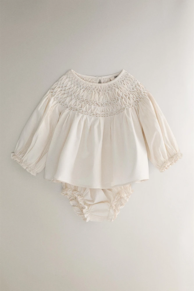 ENSEMBLE BÉBÉ NID D’ABEILLE ENFANT