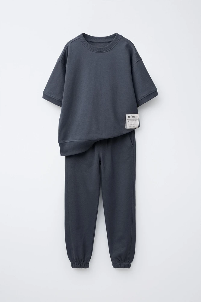 LABEL SWEATSHIRT AND JOGGER SET