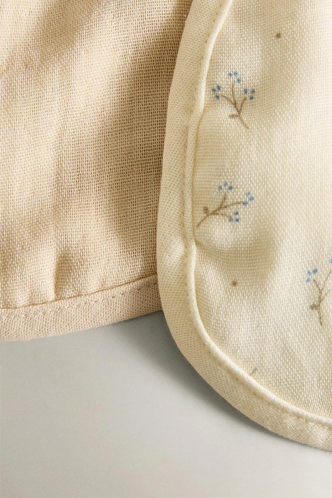 CHILDREN'S BIB WITH MINI FLOWERS (SET OF 2)