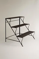 STORAGE UNIT WITH SHELVES