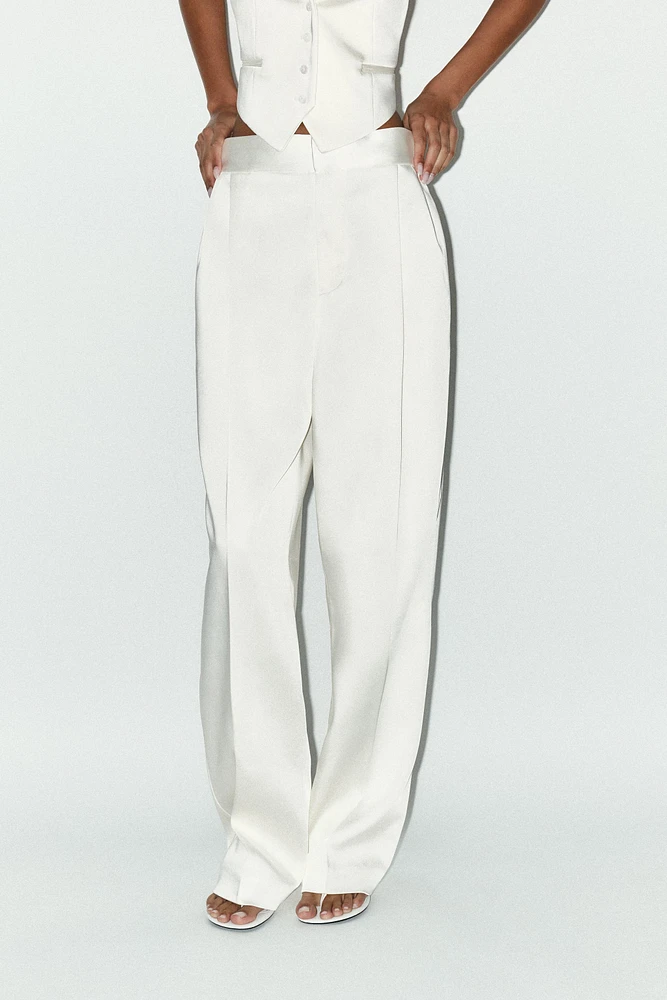 PANTALON SATINÉ TAILLE HAUTE PLIS