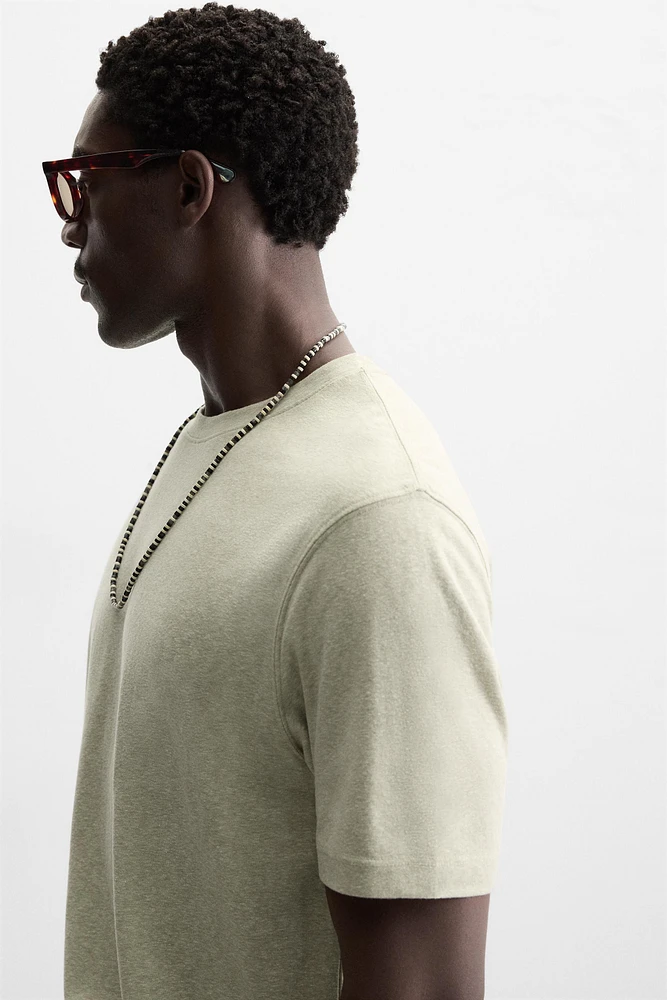 TEXTURED T-SHIRT