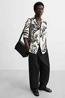 ABSTRACT PRINT STRETCH SHIRT