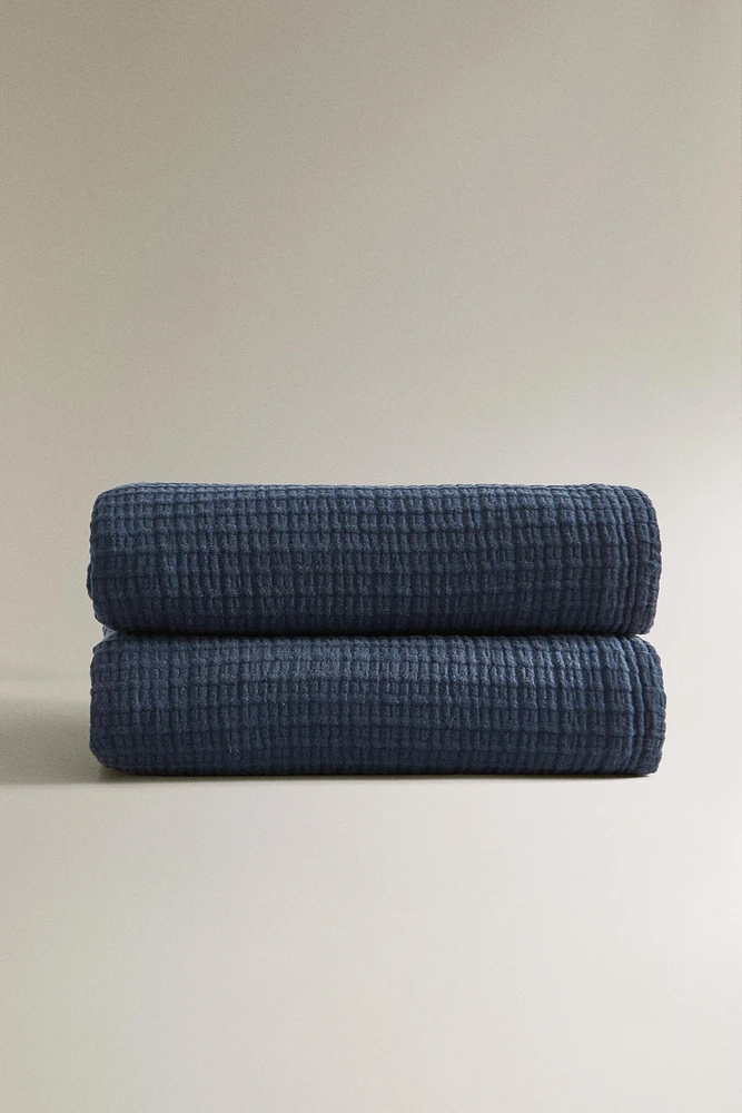 TEXTURED MUSLIN BEDSPREAD