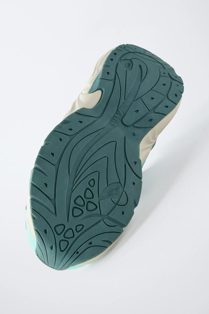 MULTI-PIECE SNEAKERS