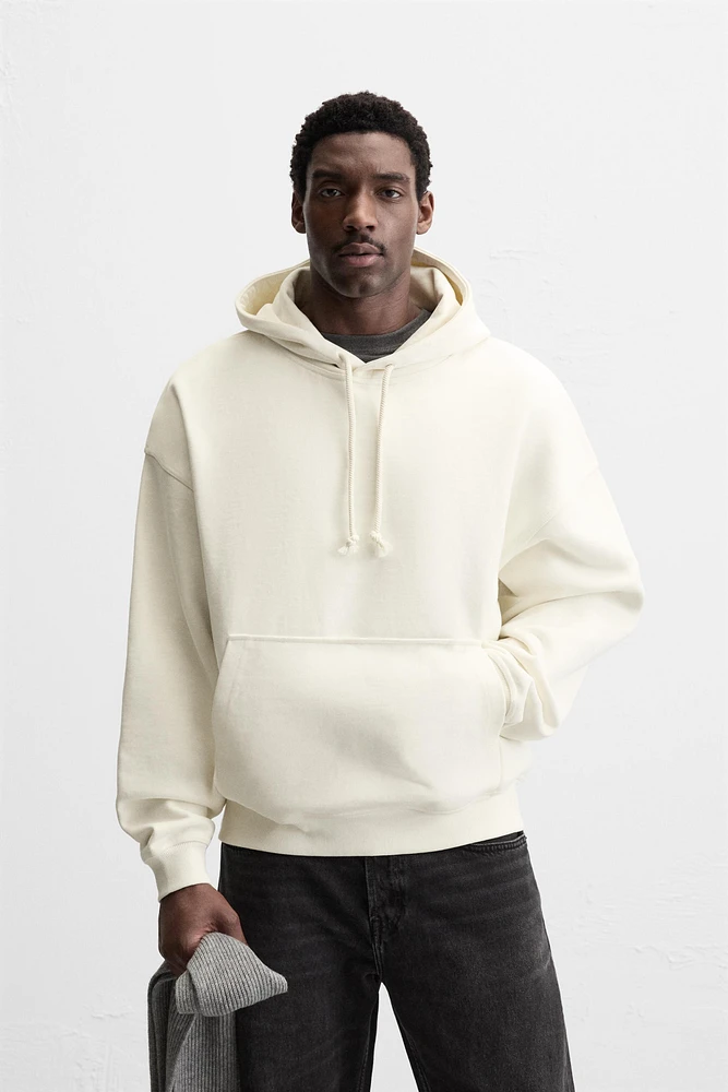 HEAVYWEIGHT HOODIE