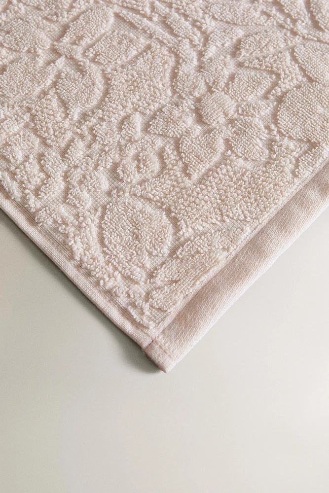 FLORAL JACQUARD BATH TOWEL