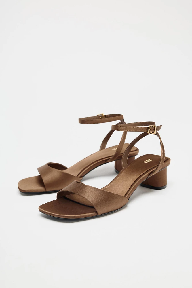SATIN EFFECT HEELED SANDALS