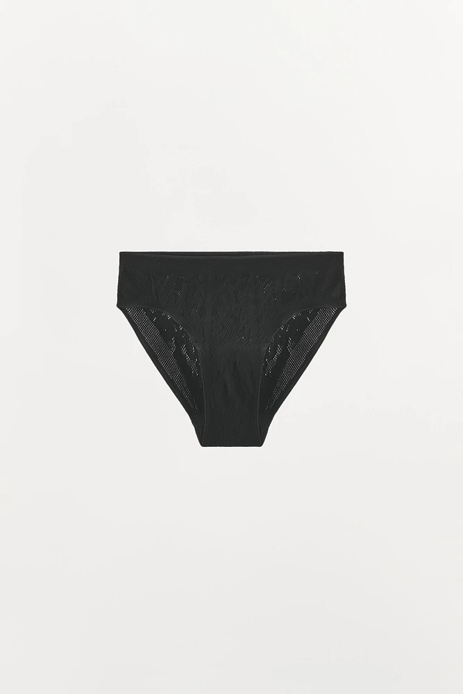 SEAMLESS PANTIES