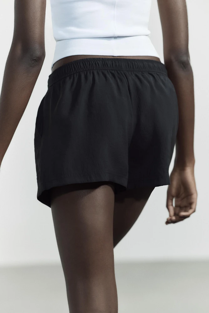 FLOWY SHORTS