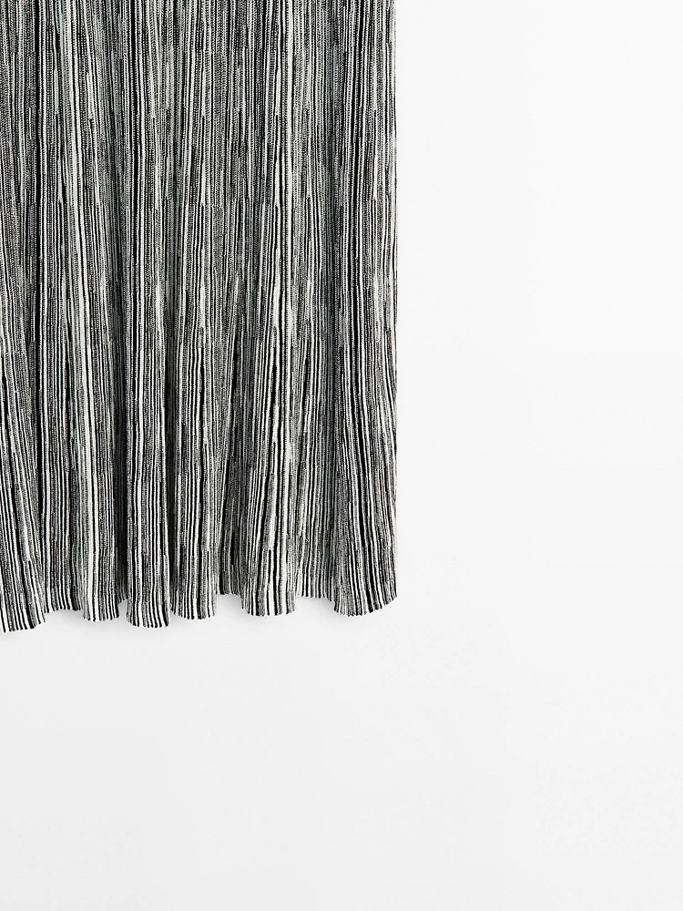 Long knit skirt with striped detail