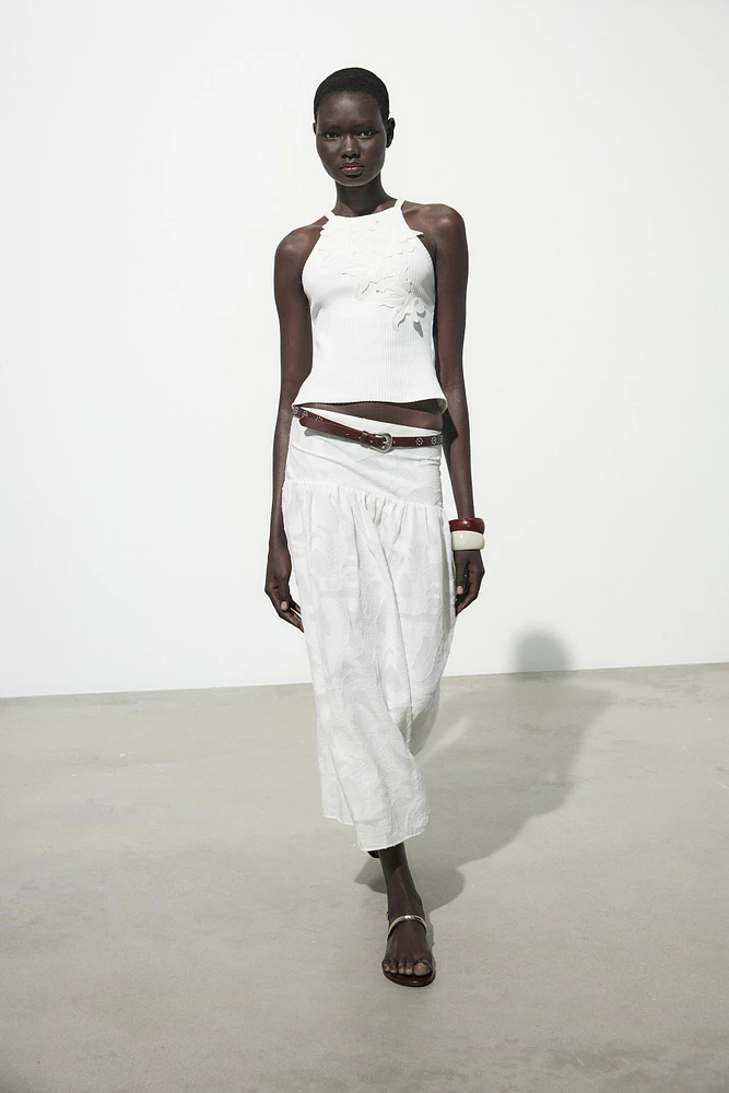 RIBBED EMBROIDERED TOP