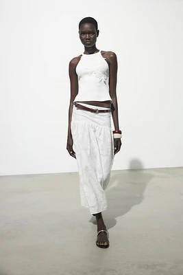 RIBBED EMBROIDERED TOP