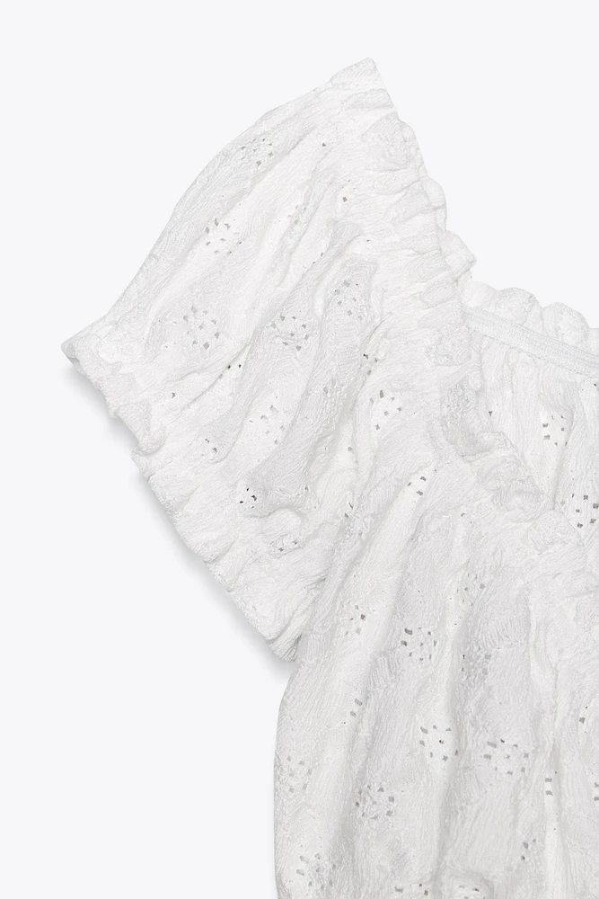 RUFFLED CROP TOP