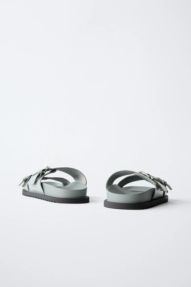 PATENT LEATHER BUCKLE SANDALS