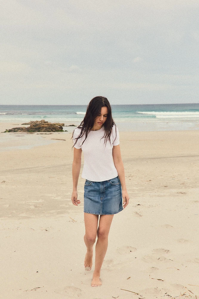 BACK SEAMED T-SHIRT