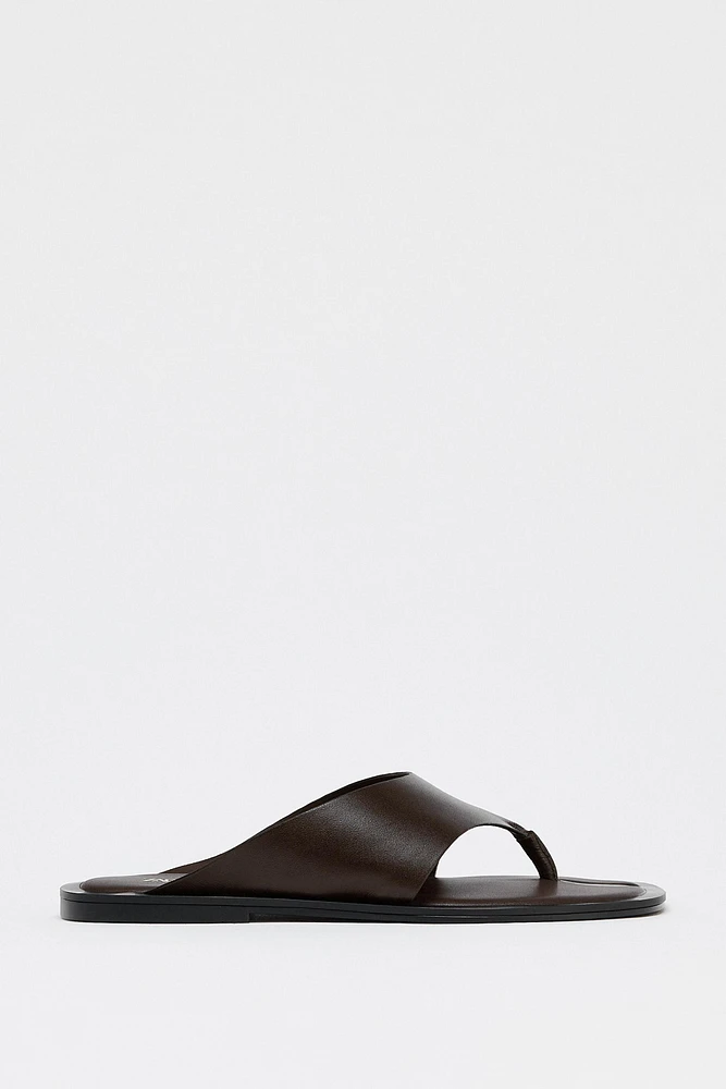 FLAT LEATHER SANDALS