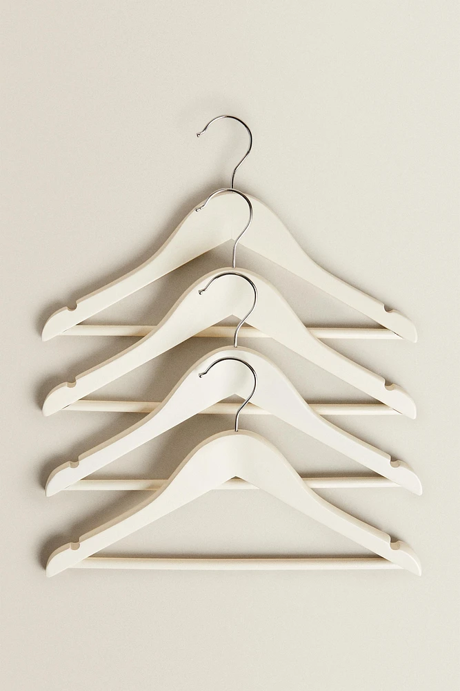 PACK OF CHILDREN’S WOODEN HANGERS (PACK OF 4)