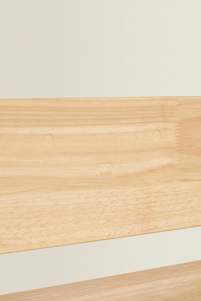 CHILDREN’S BEAR SHELVING UNIT
