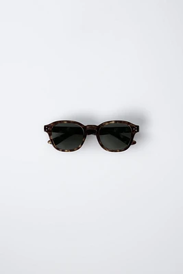 TORTOISESHELL SUNGLASSES