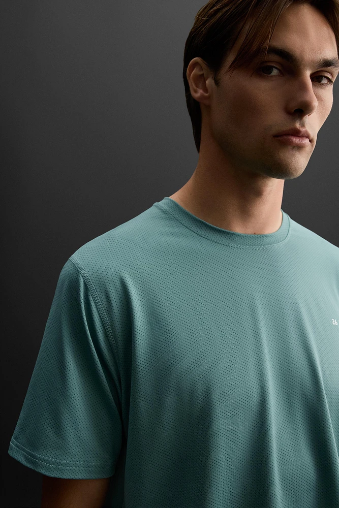 PERFORATED PRINT TRAINING T-SHIRT
