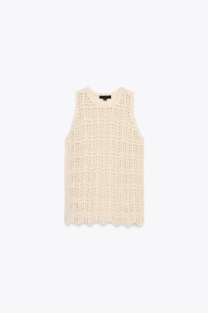 TOP EN MAILLE POINTELLE