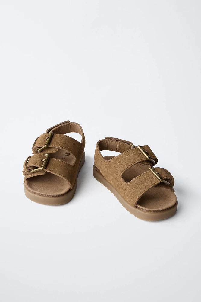 SANDALES À BOUCLES EN CUIR