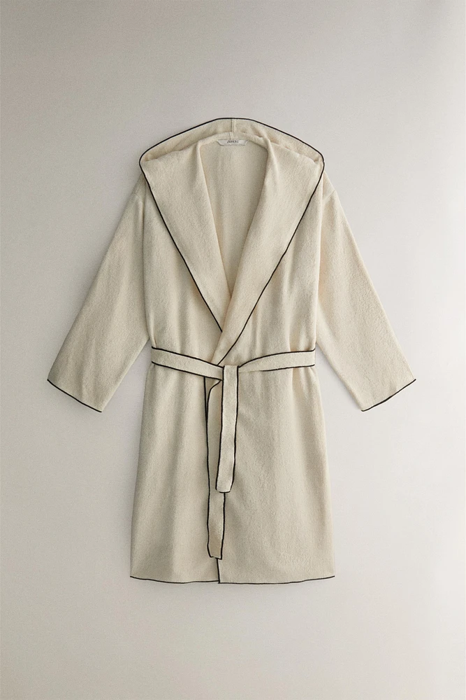 (320 GXM²) COTTON BATHROBE WITH AN OVERLOCK