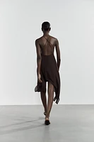ROBE EN TULLE ASYMÉTRIQUE