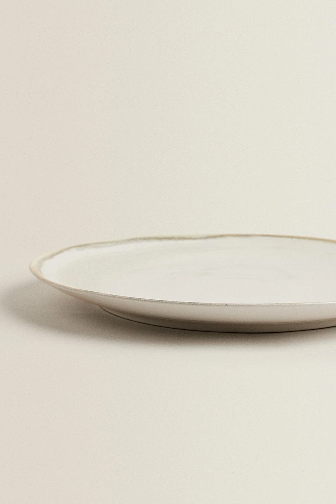 ROUND STONEWARE SERVING DISH