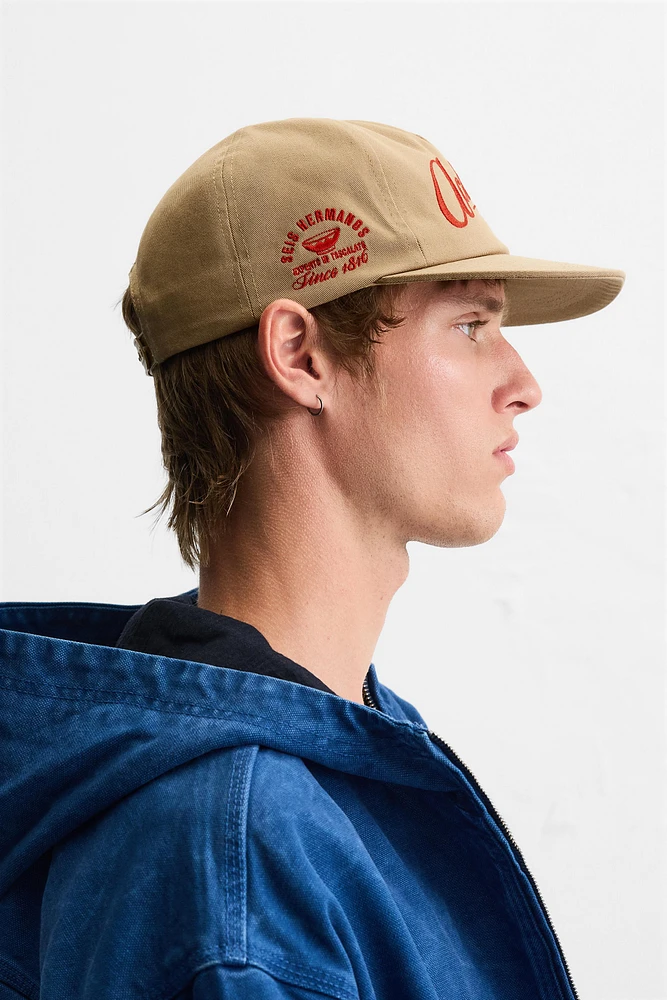 CASQUETTE À VISIÈRE PLATE BRODÉE