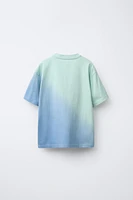 T-SHIRT TIE DYE INSCRIPTION BRODÉE