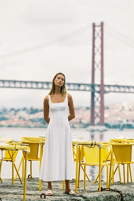 ROBE MIDI À BRETELLES EN LIN