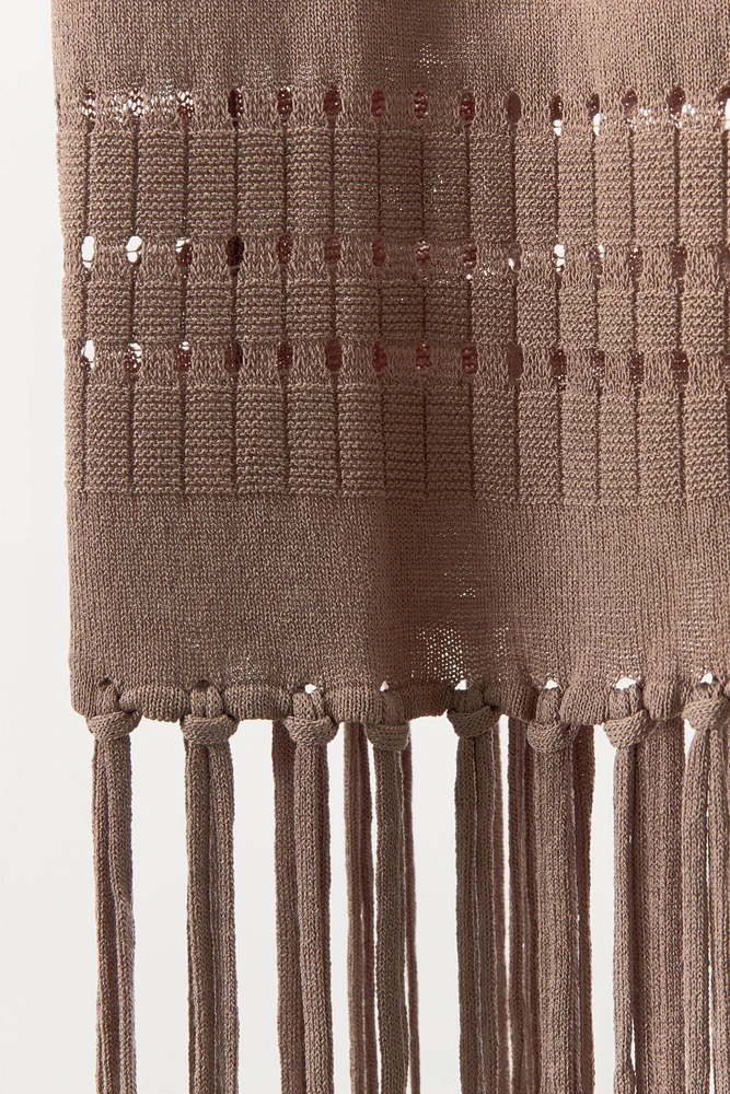ROBE EN MAILLE À FRANGES