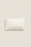 CHILDREN'S THROW PILLOW COVER WITH SCALLOPED DETAIL