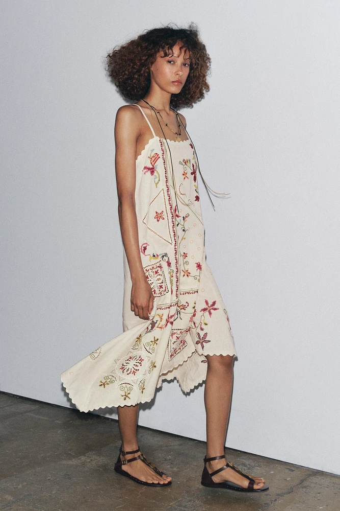 ROBE ASYMÉTRIQUE BRODÉE ZW COLLECTION
