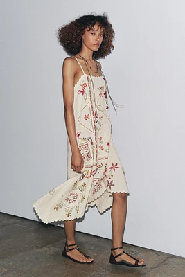 ROBE ASYMÉTRIQUE BRODÉE ZW COLLECTION