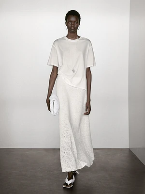 T-shirt with seam detail on the sleeve