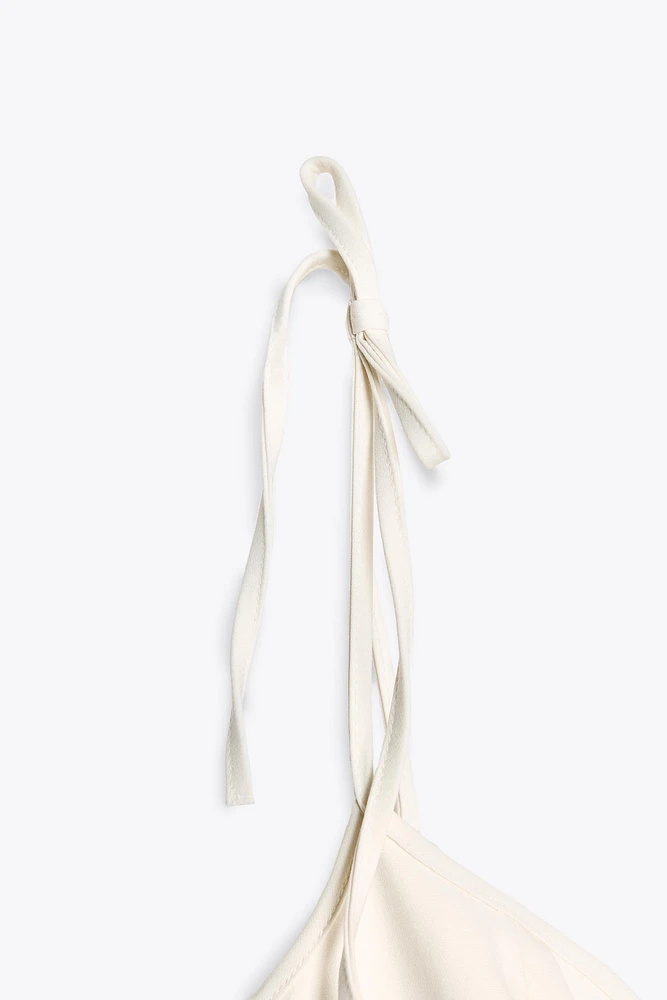 ROBE COURTE AVEC NŒUDS