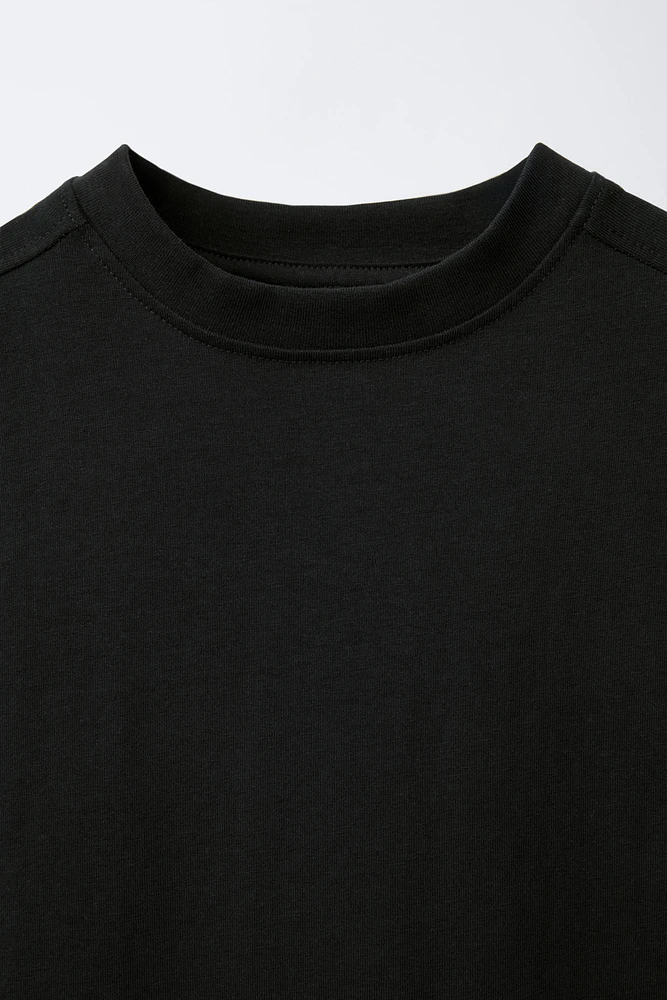 PLAIN SLEEVELESS T-SHIRT WITH LABEL