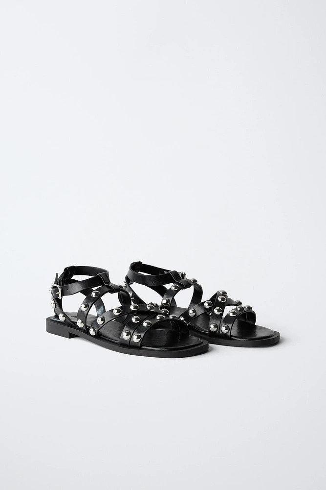SANDALES À CLOUS