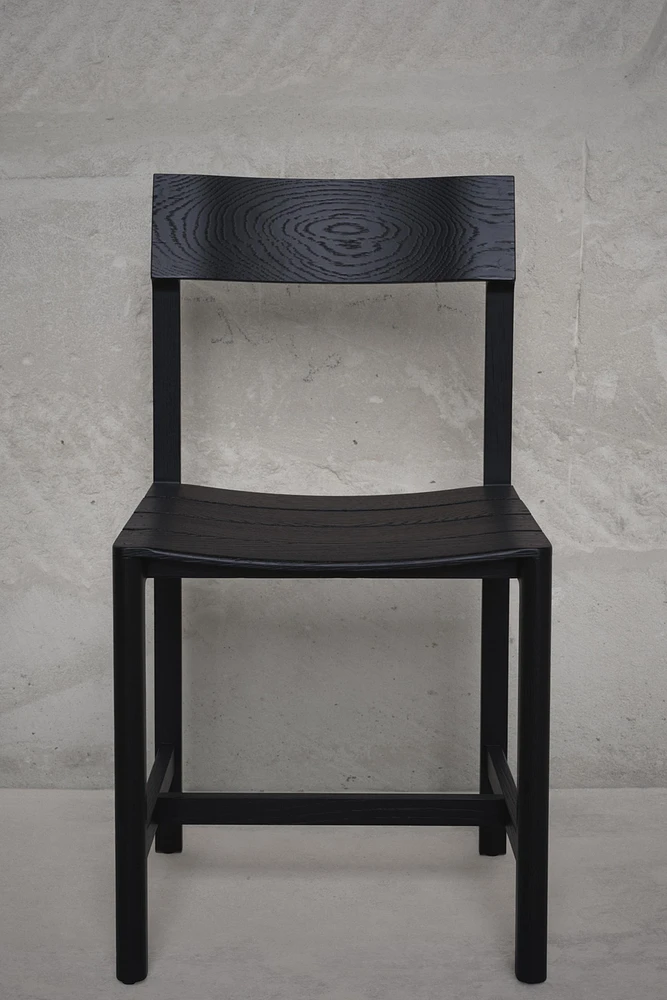 CHAIR 04
