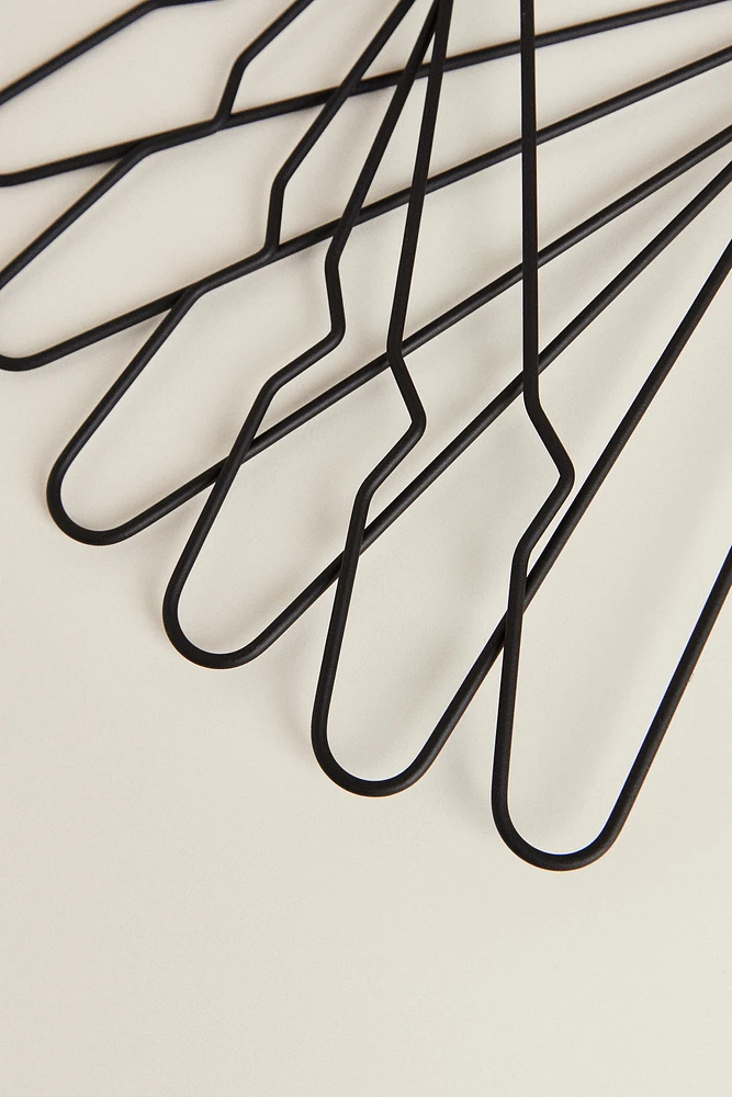 RUBBERIZED HANGERS (PACK OF 6)