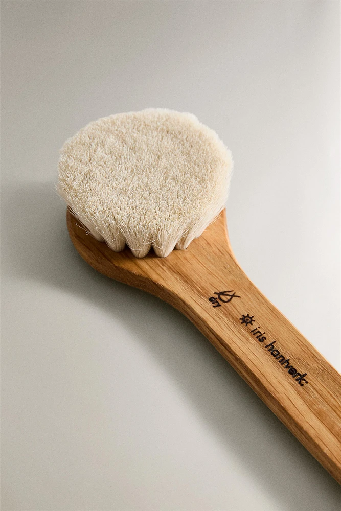 IRIS HANTVERK FACE BRUSH