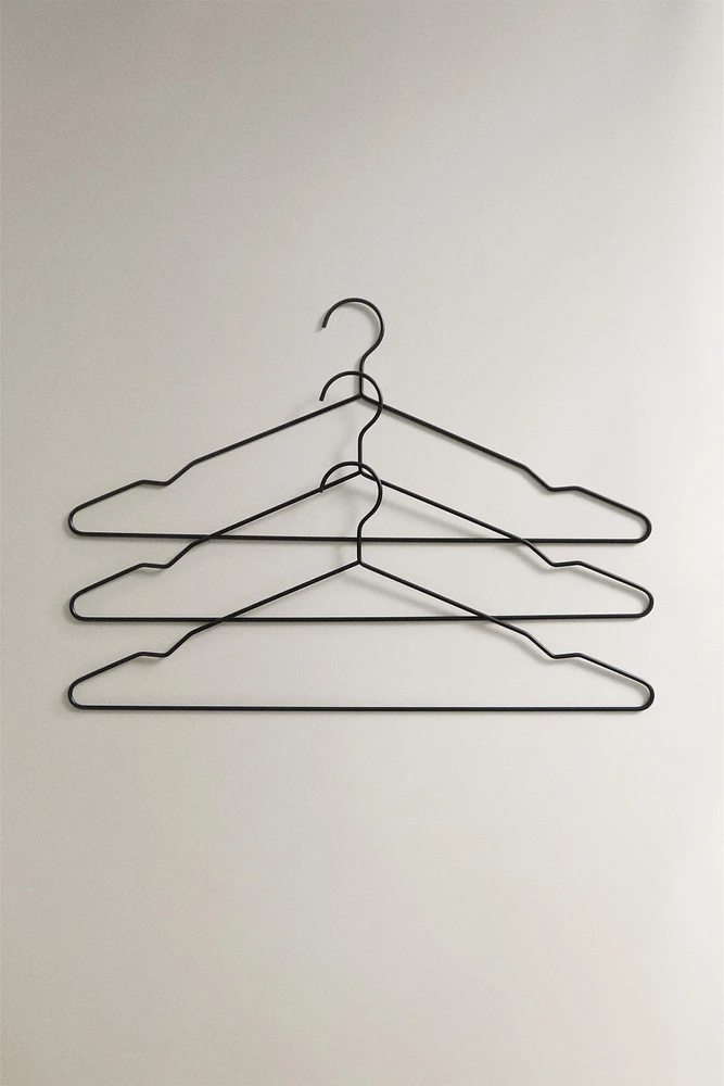 METAL HANGER (SET OF 3)