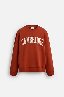 CAMBRIDGE© PATCH SWEATSHIRT