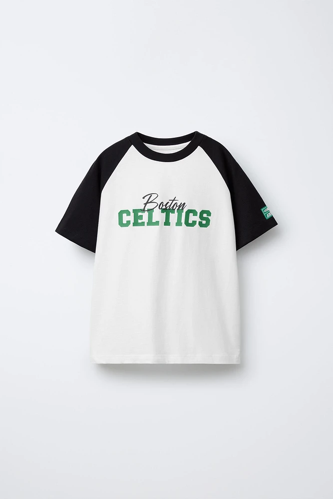 T-SHIRT À MANCHES RAGLAN BOSTON CELTICS NBA ©