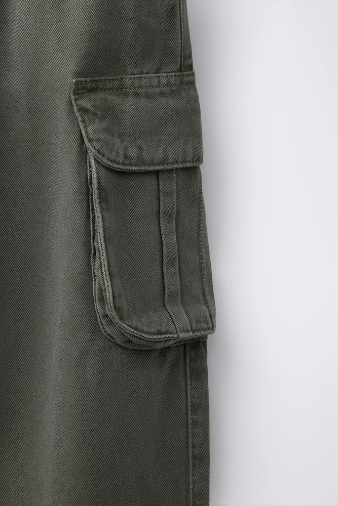 PANTALON BARREL EN SERGÉ AVEC POCHES